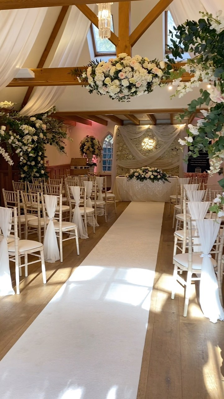 ✨Possibilities Are Endless when it comes to styling your wedding venue and ceremony space. Make your wedding personal and reflect both your personalities.
2024/2025 dates booking up!
#coveritweddings #essexweddings #wedding #weddingstylist #luxury #luxuryweddings #weddingflorist