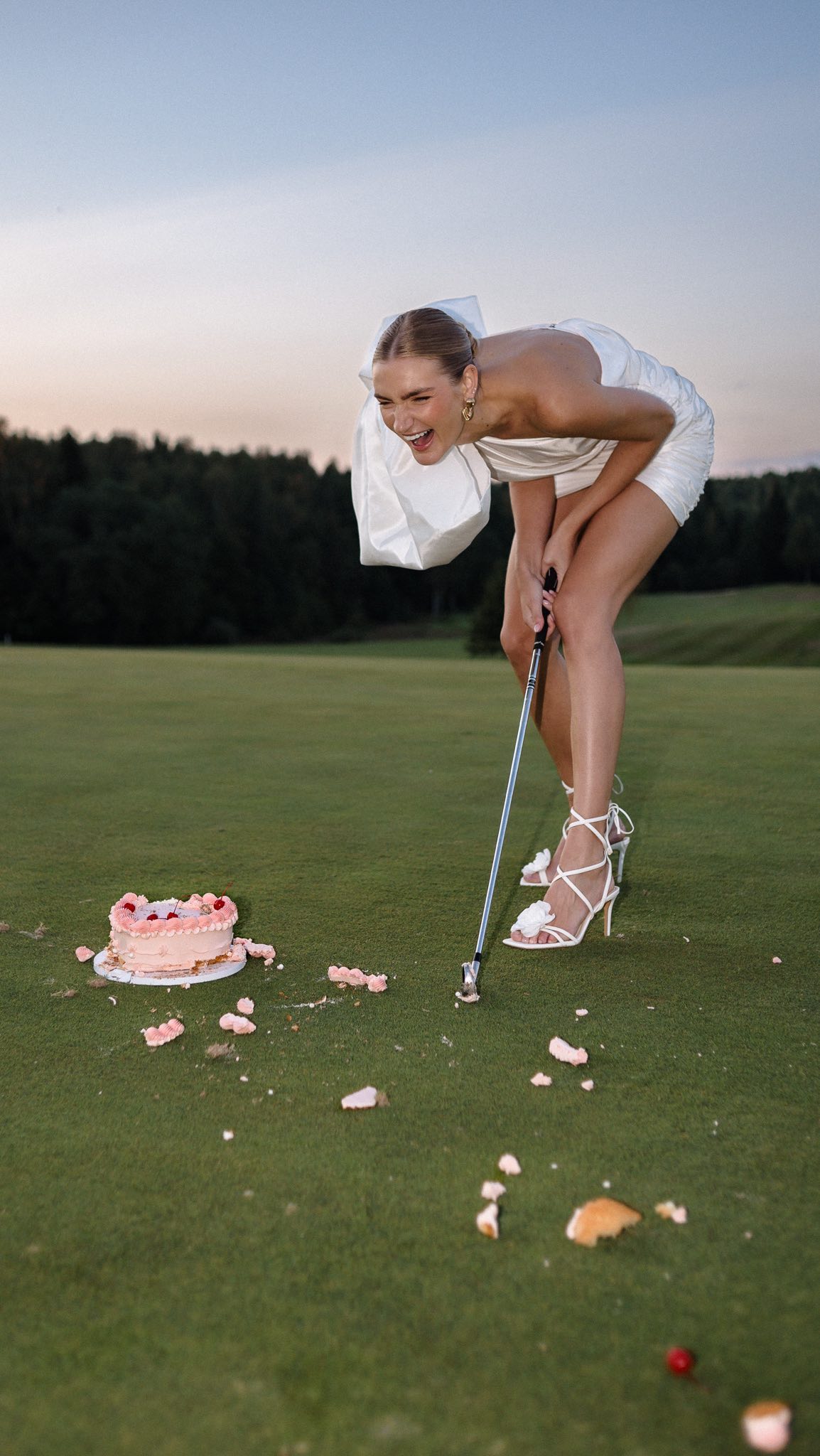 Girl just wants to have fun 🎂🏌️♀️
Best team: @moodesta @freshmakeuplook @ieva.domarkiene @bon.gustodesertai