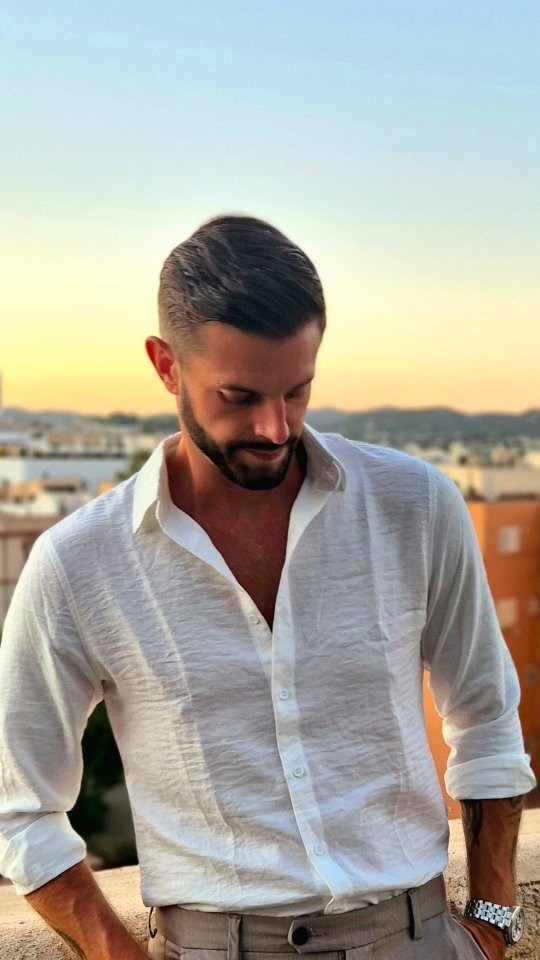 Classic look - How we do it ✂️💈
#mastercutsweden #barbershop #barber #barbers #fresh #classiclook #italian #frisör #södermalm #stockholm #hairstyle #haircut #mensstyle #menshair #barberlifestyle #sweden #hårklippning #frisyr #nylook #cuttinghair #menstyle #hårstyling #herrfrisör #herrfrisyr #frisörstockholm