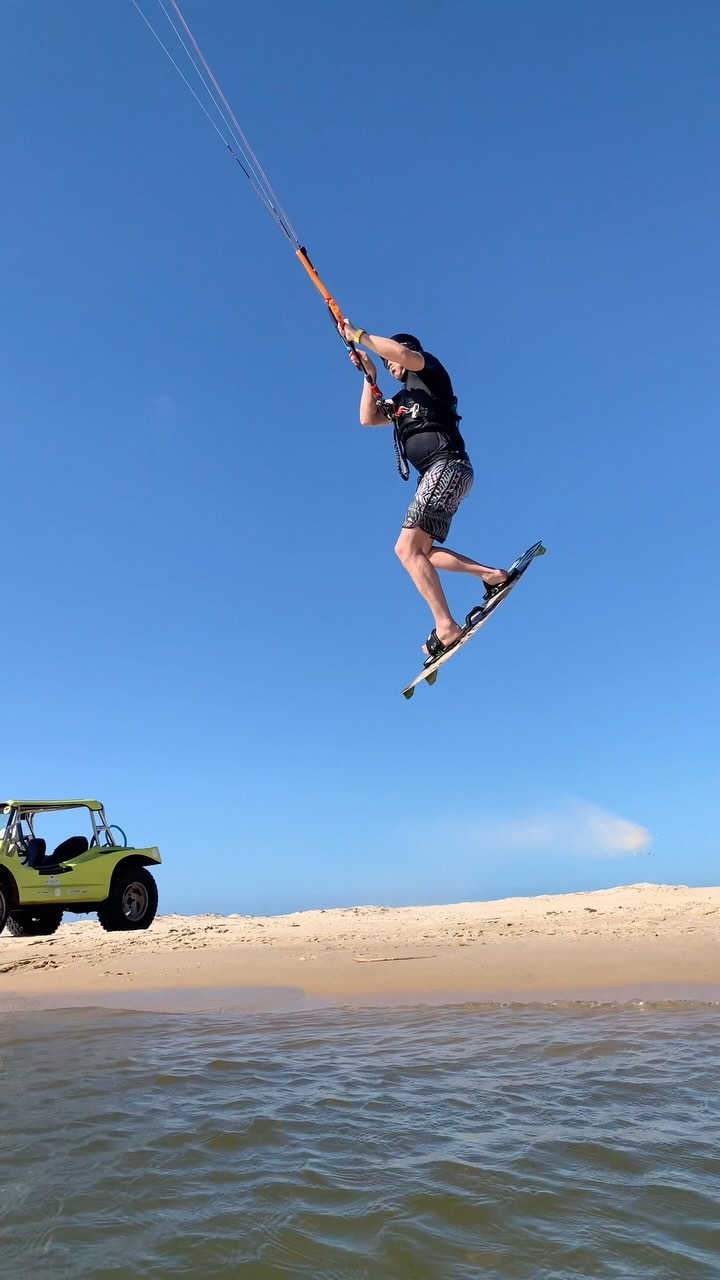 No KiteSurf Sempre vai ter algo novo para aprender.
🔥🏄🏽♂️🏝️
Oque você está esperando??
Agente já Suas aulas avançadas!!!
@kitesurfingceara @kiteclasstaiba
#lbk #abk #kitesurfing #kitesurfing_school #kitesurfingceara #vemprataiba #taiba #taibakite