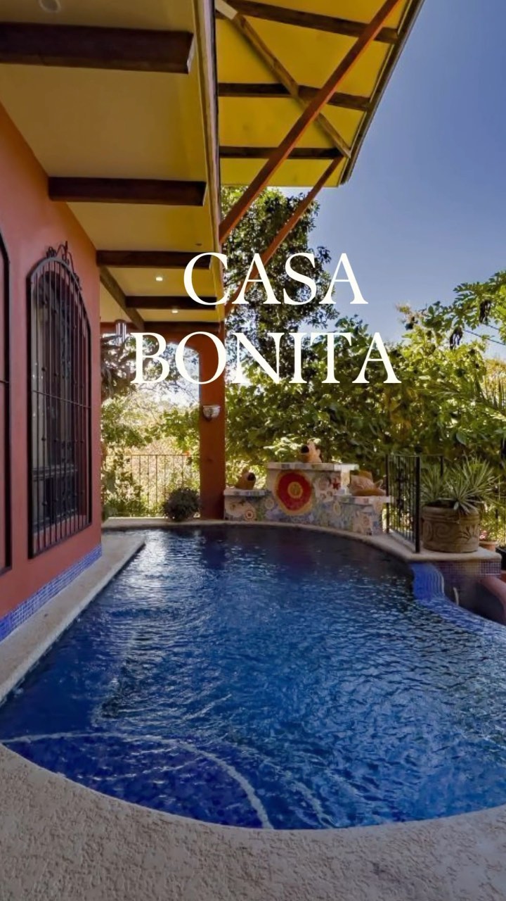 🌴 CASA BONITA House Tour
Nestled within the Isabella Community, Lot 11A features Casa Bonita, a spacious main house spread over two levels, totaling 2500 square feet. The second floor comprises three bedrooms with ocean views and balconies. The master bedroom has an ensuite bath, while the other bedrooms share a full bath. On the ground level, there's a living area, kitchen, half bath, pool, terrace, laundry facilities, and a separate one-bedroom lockout suite with an additional terrace. Lot 11A measures 1392m2 square meters.
The property also includes Isabella Lot 11B, measuring 835 square meters, offering various development options such as a garden, pool expansion, or the construction of a second home. The elevated terrain of Lot 11B provides the opportunity for another residence with superior ocean views, potentially for rental income or future sale.
The main house on Lot 11B is currently operated as a successful Airbnb rental, providing an additional source of income or for your own personal use
🌴For this and more listings 📞506 87138080.
📌 Playas del Coco
💵 $749,900
🏠 232 m2
⛰️ 2,227 m2
🌅 ocean view
🛌 4 Bedrooms
🛁 3.5 Bathrooms
🏊♀️ heated pool
✈️ 30 min to Liberia Intnl Airport
🏝️ 5 min to the beach