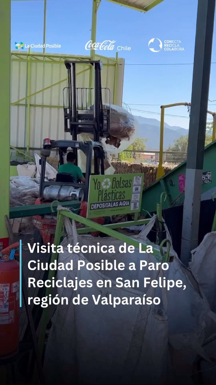 👉 El día miércoles 27 de septiembre viajamos a la ciudad de San Felipe en la Región de Valparaiso a visitar a nuestros amig@s de Paro Reciclajes una empresa familiar de la comuna de Putaendo que desde el año 2014 estan enfocados en la recuperación, manejo y disposición de los residuos no peligrosos, entregando una solución óptima e integral a las exigencias y necesidades de nuestros clientes en todo el Valle de Aconcagua. ♻️🌎🌿
Fue una visita en que pudimos conversar y entender sus necesidades, desafíos y proyectos a futuro. Queremos acompañar a quienes se dedican a esta necesaria labor del tratamiento de residuos y así aportar nuestro grano de arena en su labor. 🙌🏼♻️
Agradecemos a Paro Reciclajes por habernos recibido y mostrarnos su funcionamiento. Esperamos poder visitarlos más seguido y así hacer crecer el reciclaje en Chile.💪✅