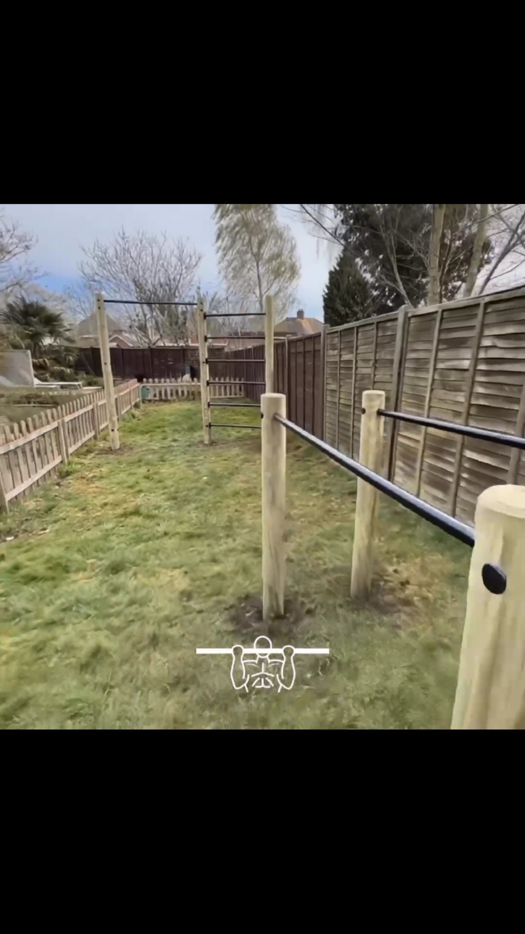 Brilliant installation of a Swedish ladder with integrated pull up and a dip station with angled bars for multiple exercises. Our equipment is totally flexible so we can create your perfect outdoor gym #gardengym #pullups #outdoortraining #dips #outdoorexercise