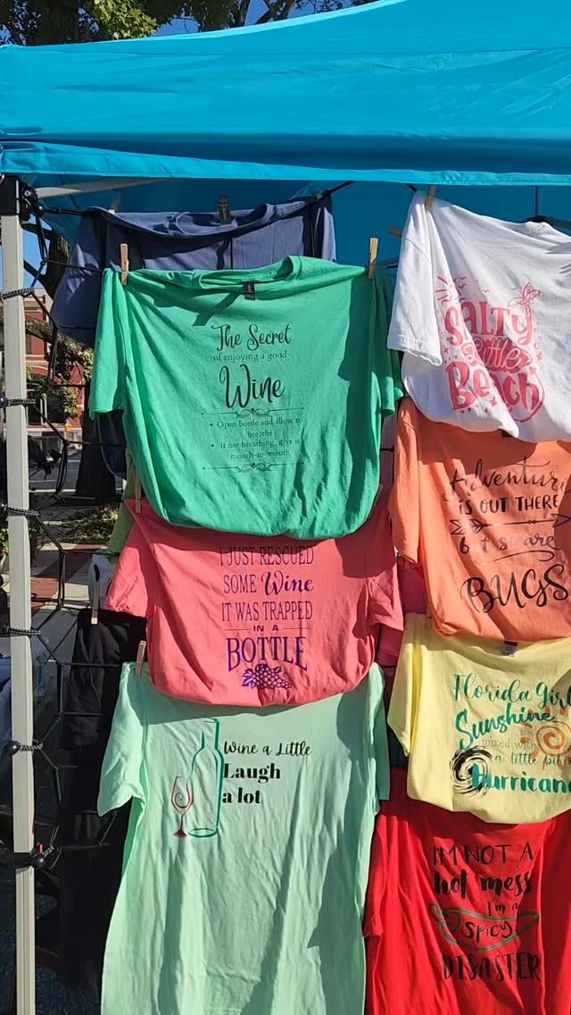 Come out to the Lakeland Downtown Farmer's Market. It is a beautiful day.
www.handmadebymalee.com
https://www.etsy.com/shop/HandmadeByMalee
https://www.michaels.com/makerplace/storefront/handmade-by-malee
#handmadebymalee #bathtimefun #towelhooded #aprons