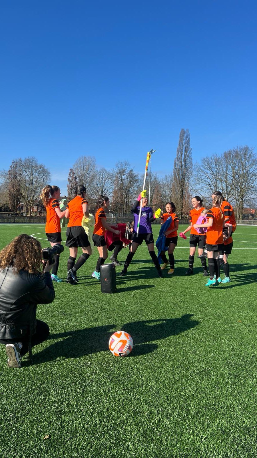 Tiny capture of yesterday’s BTS- loads of running and squatting with the team 😆👌 we love to do handheld shoots once in a while, to create this extra special intimate dynamic feel!
Will share the results soon 👌
Client: @hunt.amsterdam for @officialknvb
Photography: @yvettedewit
Camera Op: @leandra_arjonajacobi
Production assistants: @claudia_bron @robinmagielsen
#womeninfootball #femalecrew #diversityinfilm #inclusivesport
