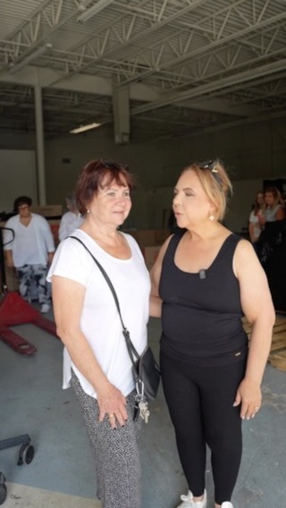 🇺🇸 When you help from the heart, you never expect that one day that help will be returned with so much love as well. Grateful for all the affection you give us. 😍😍
🇪🇸 Cuando ayudas de corazón, nunca esperas que algún día esa ayuda te la devuelvan con mucho amor también. Agradecida por todo ese cariño que ustedes nos dan. 😍😍
#GFF #guiribiteyfamilyfoundation