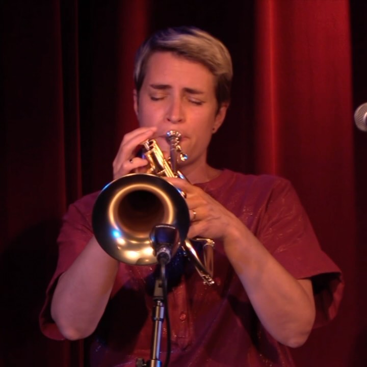 Playing with @ramonvallemusic is about talking to each other on stage. I just love playing with him. And so: we will record an album next year! Stay tuned…The composition is based on a Colombian rhythm: a ‘porro’. At first I clearly heard a big band version in my head. And then I thought: let’s make it work for this duo 😇 Footage is from our concert at @paradoxtilburg last weekend.