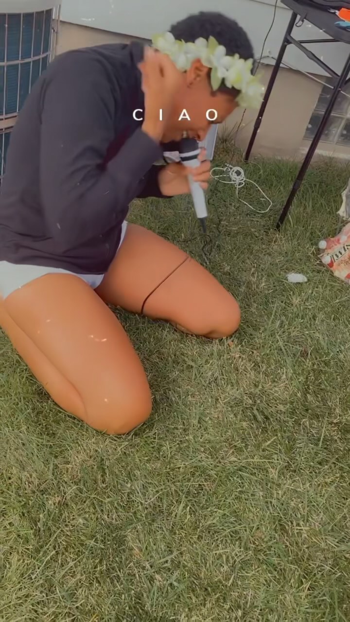 Karaoke Queen into Yogini
#nakkedhippieco #beautyfromtheroot