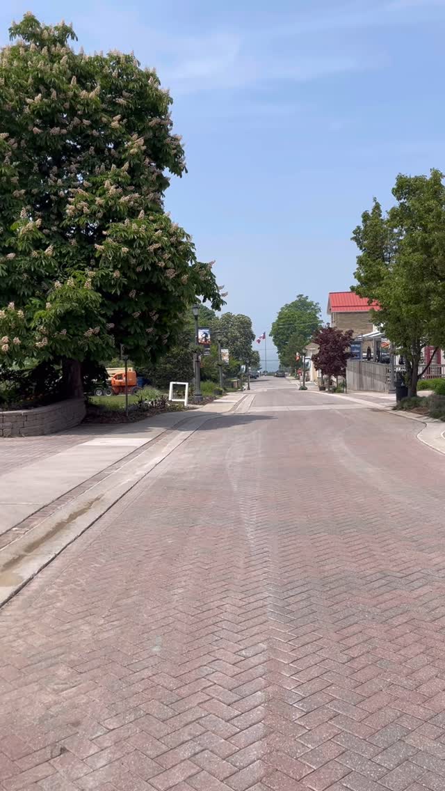 Big News!! We’re moving on up!!
We’re so excited to announce that LC & Co. has a brand new home on Harbour Street! Our new studio space will be designed to better serve our clients—with more room for collaboration, creativity, and inspiration. We can’t wait to welcome you in and bring your design dreams to life. Stay tuned as we transform this space into a stunning studio!!
#kincardine #interiordesign #houseenvy #newstudio #newstudiocomingsoon #comingsoon #designstudio #mydomaine #howyouhome #finditstyleit #lcandco #homeinspiration