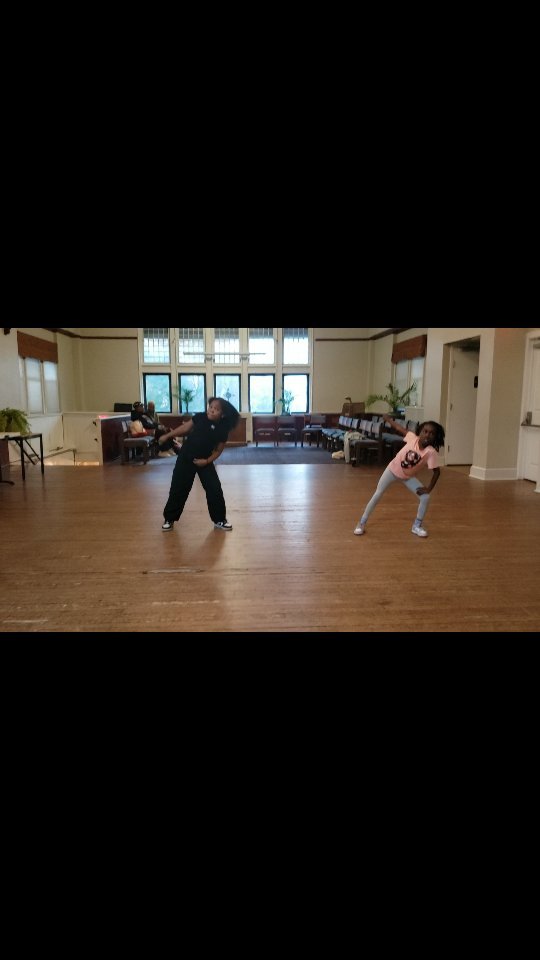 Hip-hop Company Choreography class with @lookamartian. Mr. Gabe "making dance happen".. And we love every beat of it.
#makingdancehappen
#makegroovehappen @dancehappens & Spread the Love💜
@burgundi_allison
We do not own the rights to this music