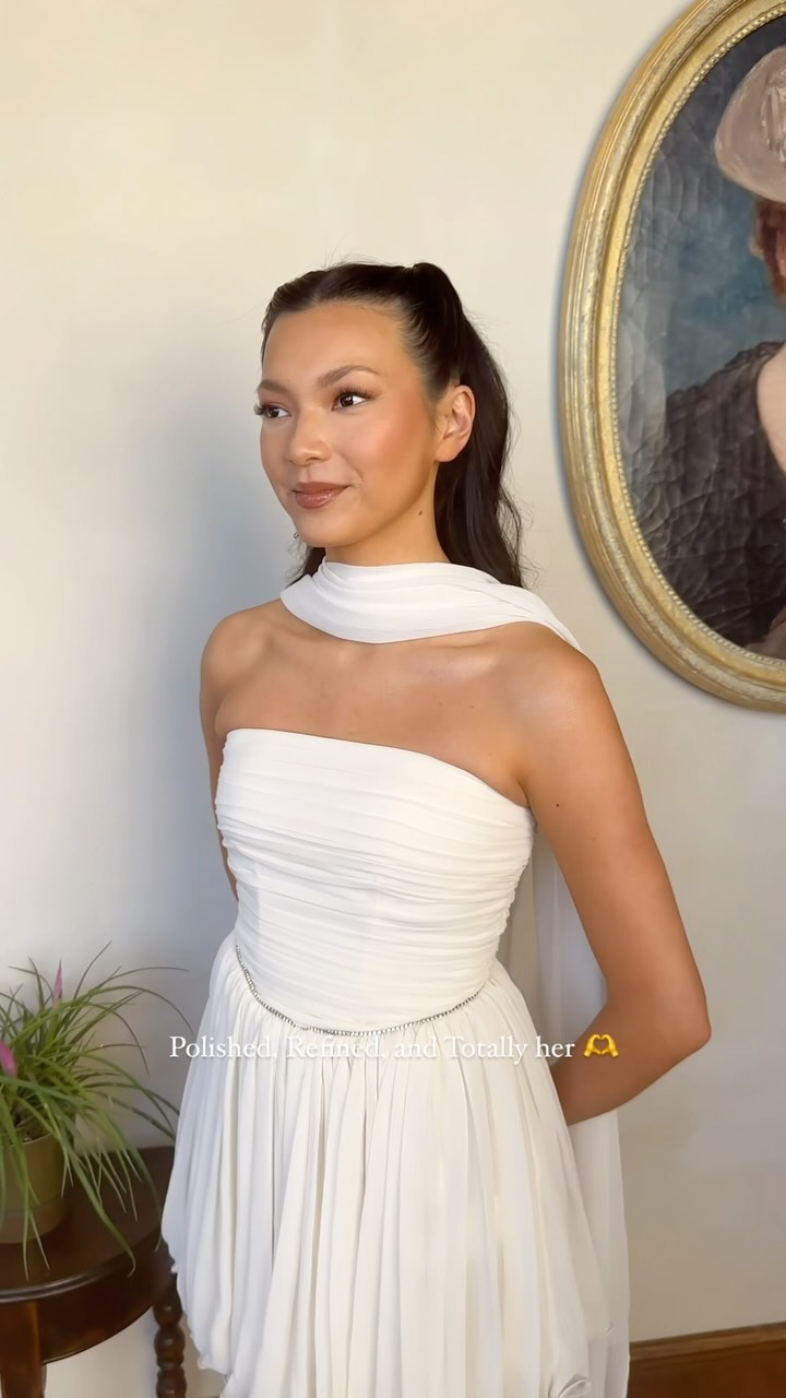 A subtle glam makeup that’s tailored to our bride Annie and enhances her natural beauty!
Makeup and hair by Allison
#provencewedding #gordes #softglammakeup #europemakeupartist
