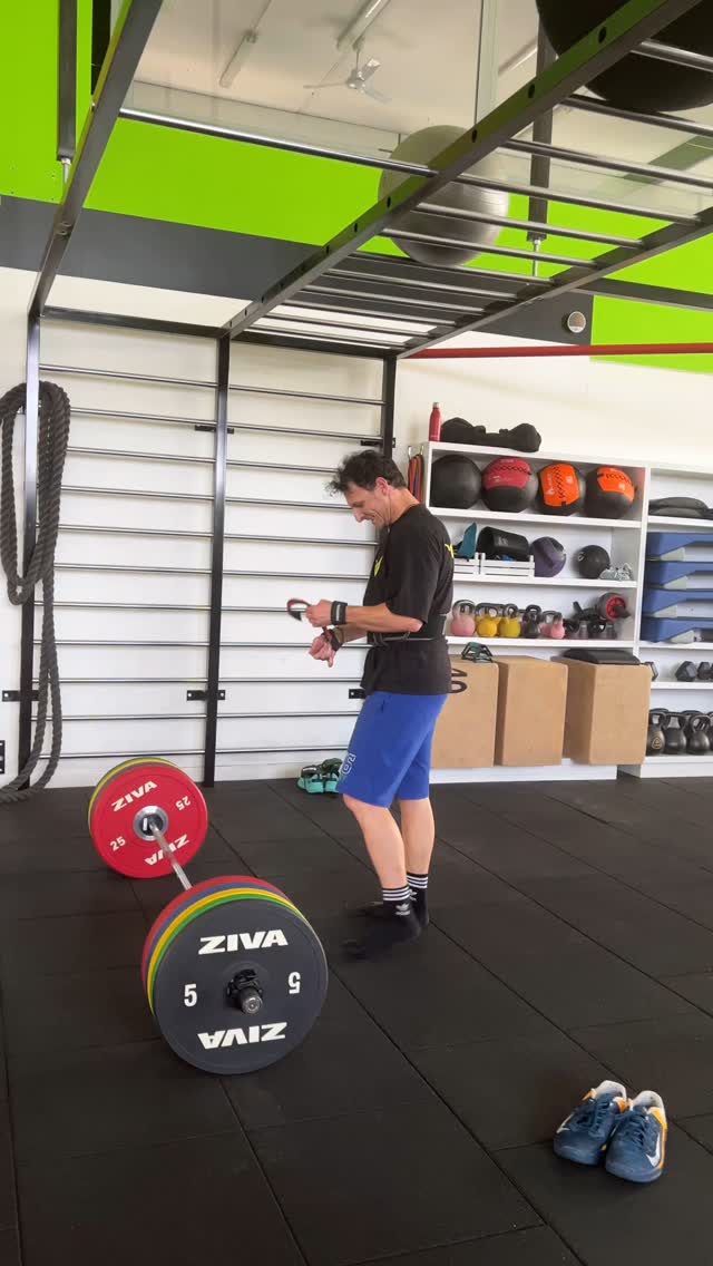 🔥 DEADLIFT TIME 🔥
Non è solo sollevare un bilanciere.
È disciplina. È tecnica. È forza mentale.
Ogni ripetizione costruisce non solo il fisico, ma anche la testa.
Quando pensi di mollare, è lì che inizi davvero ad allenarti.
📈 Progressi costanti
🧠 Focus totale
💥 Nessuna scusa
⚡️tecnica prima di tutto
👉 Salvati il post per ricordarti cosa significa spingere oltre.
#deadlift #palestra #fitnessitalia #forza #fiitzone #naturaltraining #motivazione #fititaly #deadliftday #deadlift
#palestraitaliana #forza #motivazionefitness