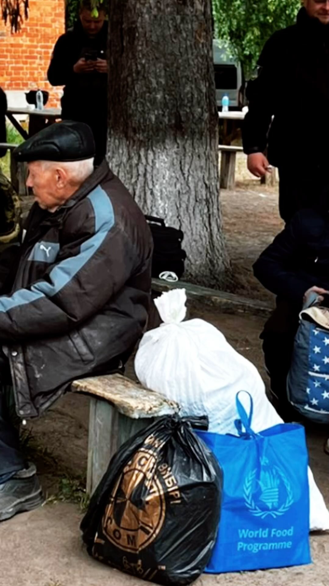 medical care for evacuations from vovchansk
#volunteer #medic #medicalcare #ukraine #evacuation #vovchansk #warinukraine #russiaisaterroriststate #frontline #evacs #medicine #volunteerinukraine #evacuees