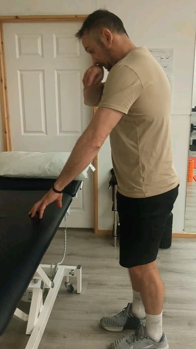 Linking single leg control, soleus strength and the sync of hip control, dominance and improved recruitment during running gait. This is part of a preparatory phase to optimise movement patterns and control prior to progressing a return to run plan for a previous lumbar/lower back injury.