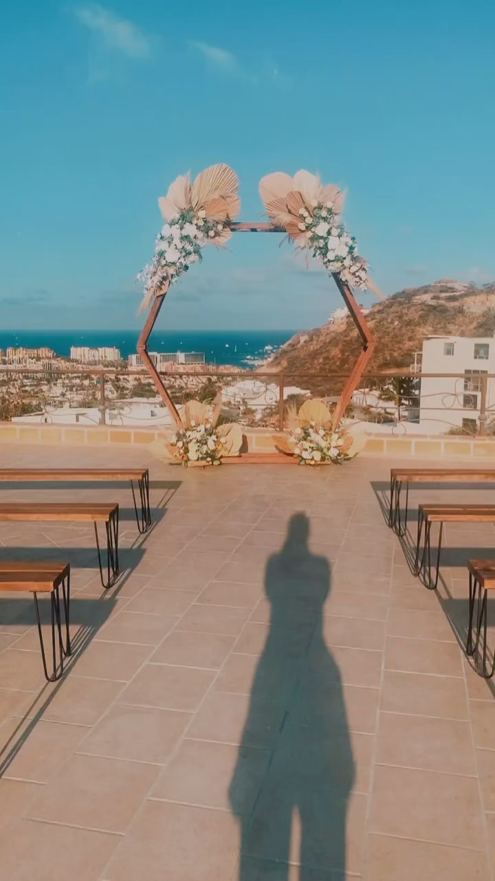 The combination of our view from our rooftop terrace and the beautiful decor from @the.cabo.wedding.co makes for the perfect ceremony✨
.
.
.
Visit our website for more details on wedding packages and to submit an inquiry. We can’t wait to celebrate with you🥂