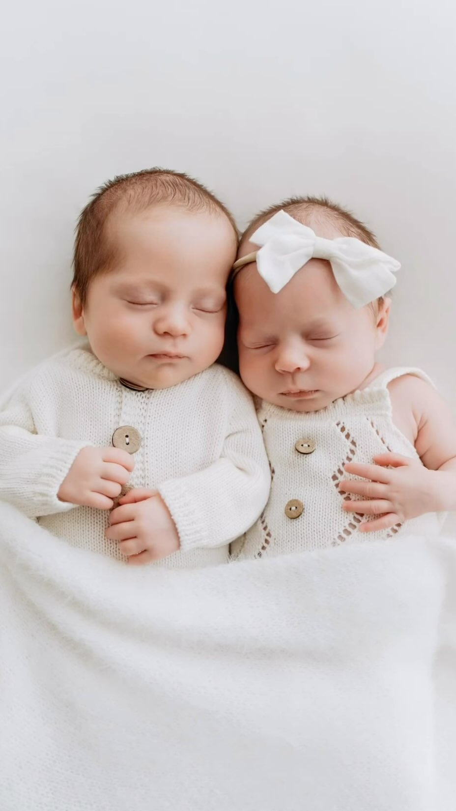 How precious are these two! 🤩
#boisenewbornstudio #boisenewbornphotographer #newborn #motherhoodjourney #boisephotographer #newbornphotographer #thebabyyears #twins #newborntwins