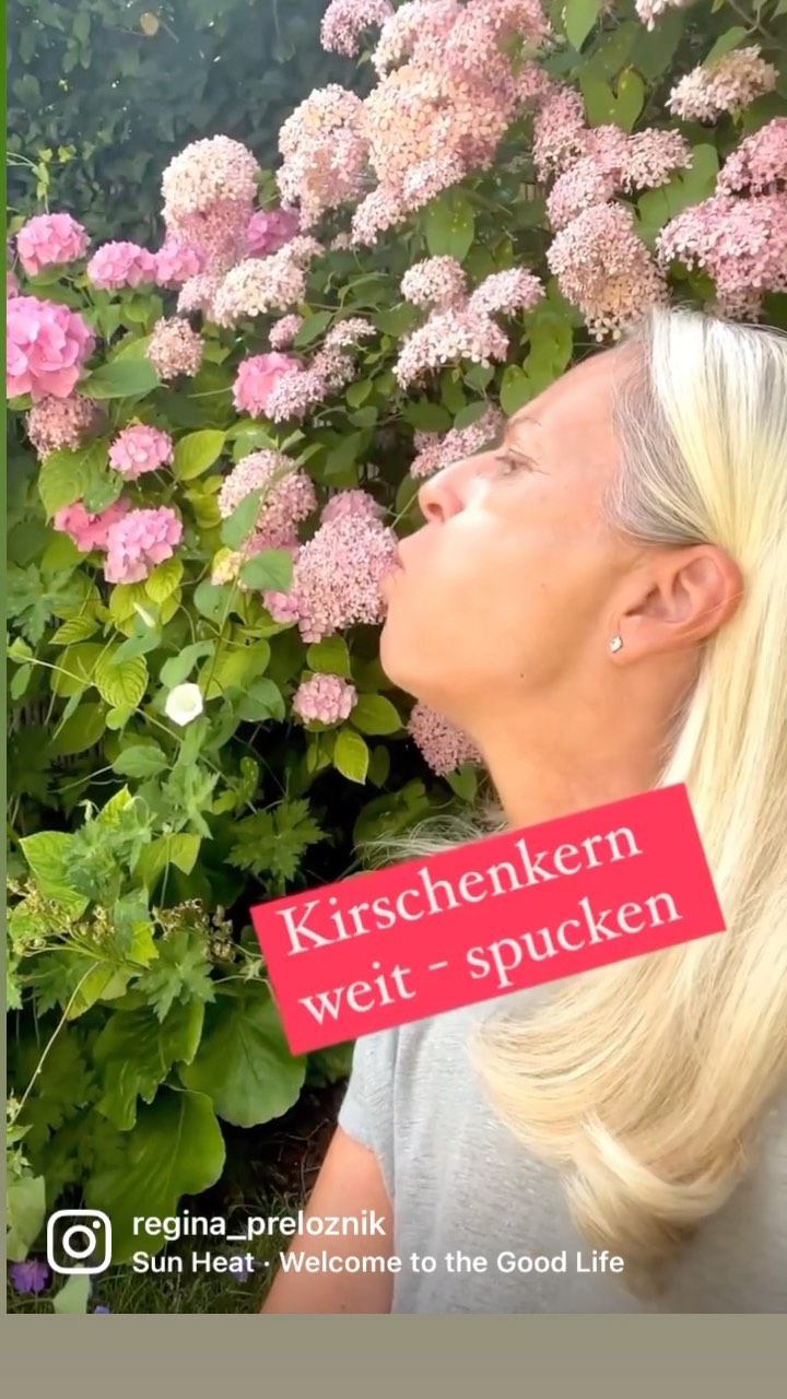 Happy Weekend ☀️ mit Geschenkstoff hast du den Trend der Zeit,💓kannst die schönsten Geschenke machen, musst nix aufreißen und wegschmeißen.
#stoffzumeinpacken #geschenkeverpacken #geschenkideen #geburtstagsgeschenk #hochzeitsgeschenk #gastgeschenke #nachhaltig #wiederverwendbar #keinmüll #neueideen