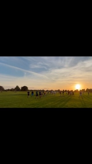 Sunset sessions feeling good in the outdoors together & welcoming in those Autumnal feels 🍂😍💛 #FavSeason #WinningTogether