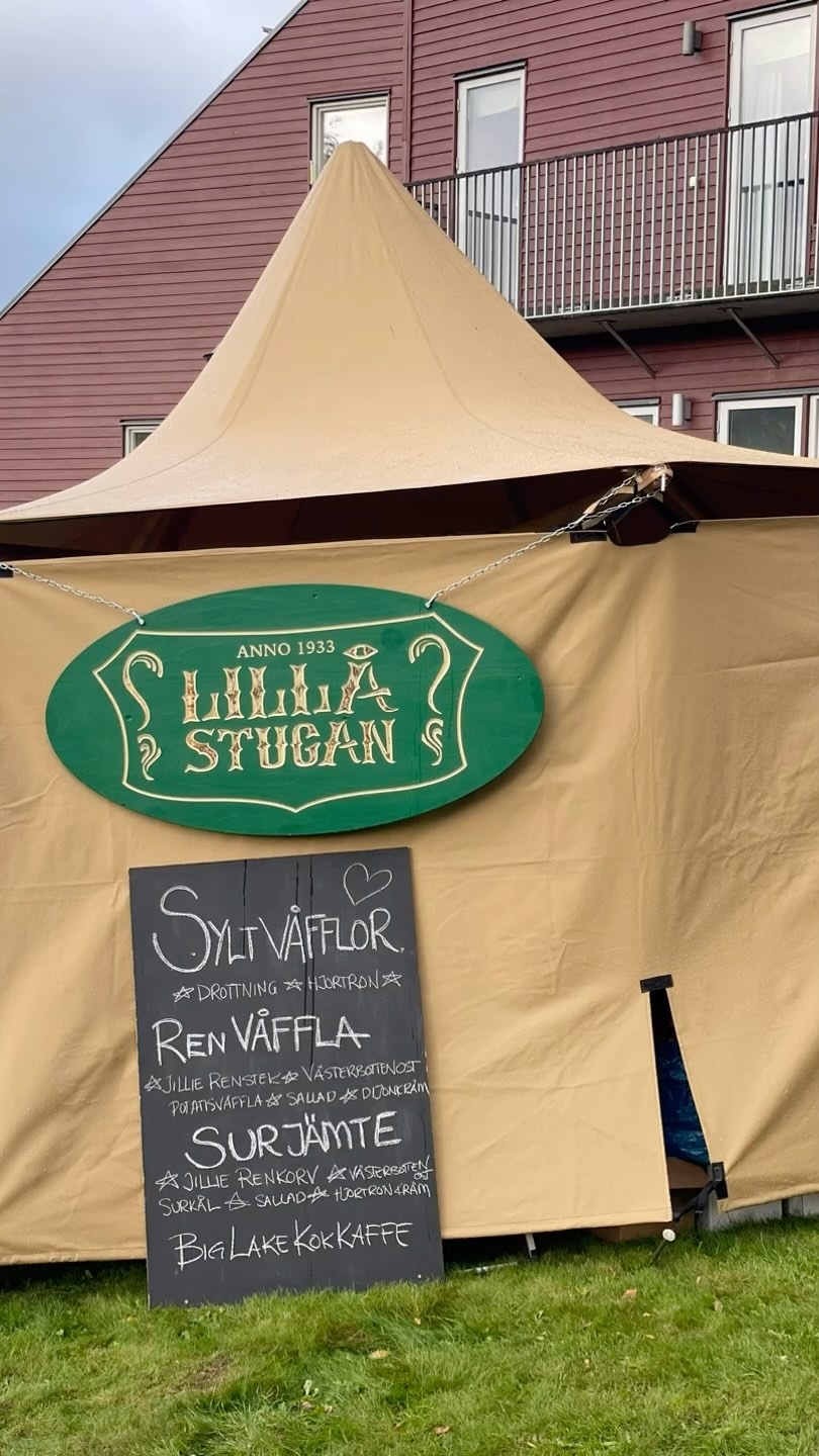 Kom till @arehostmarknad och ät våfflor hos oss!!
Säg till att du följer oss så får du rabatt❤️