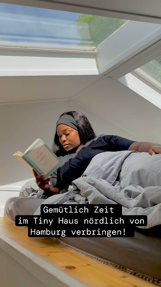 Die Beste Zeit in nem Tiny Haus? Ich finde winter und frühjahr!
Vorm holzofen chillen, oder sich die zeit nehmen und gemütlich im bett den ganzen tag lesen.. zwischendurch ne kleine runde spatzieren.. was gibts besseres?