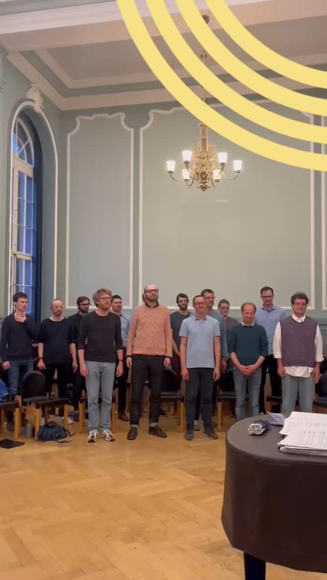 Vielen Dank für die grosse Teilnahme an unserem Maikonzert-Wettbewerb!
Die Gewinner:innen werden in den nächsten Tagen benachrichtigt.
Herzliche Gratulation!✨
Angi hat den ersten Platz gewonnen und ihr Lieblingslied „In the still of the night“ wird hier für sie (und euch:)) in der Chorprobe performt!