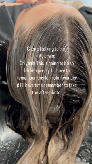 No matter how many sticky notes I write myself … I ALWAYS forget, but I NEVER forget that formula 😏
#blonde #blondehair #oligopro #lanzacolor #lanzahaircare