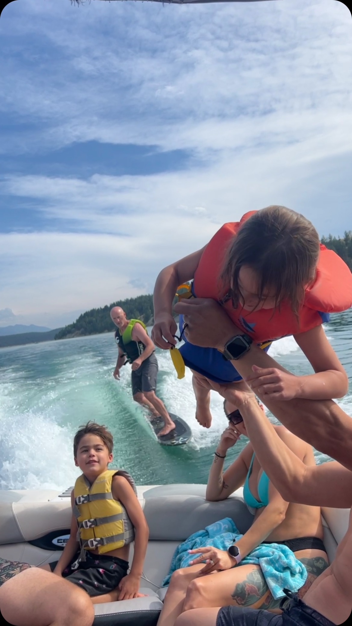 Had an amazing time with this group again this year! Staff party, 25 people, 2 boats and lots of fun!
๐ค๐ป๐โโ๏ธ๐@freestone_construction @landlocked_wakesurf @phase5wakesurfers @centurionboats @awssports @shuswapsnb #surfh2oschool #koocanusa #staffparty #wakesurf #p5modelx #p5matrix #p5phantom #p5hammerhead