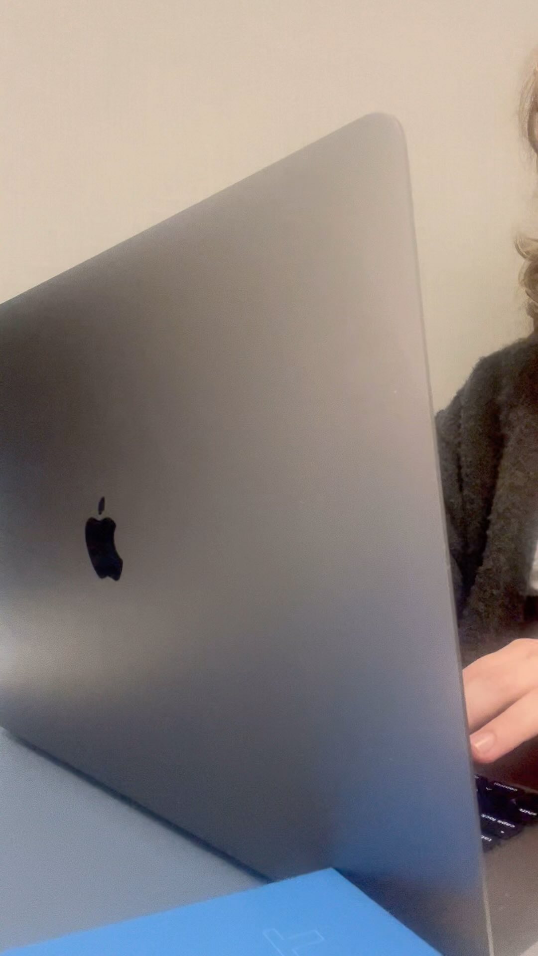 A day in (my) life as a therapist. Today I was at the centre in Buckhurst Hill before heading home for a cup of tea and to prepare for my online clients! 🌸☕️
Each room has its own feel and some of my clients definitely have favourite rooms! 🏡