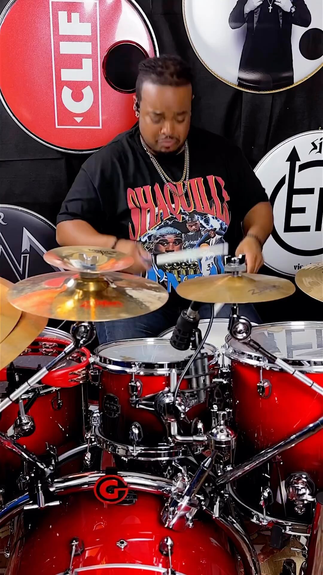 @maestrorobinson 😩🙌🏽 I’ve loved this interlude for years! I added some ‘Maestro Sauce’ for content purposes, but any guesses on where this intro is originally from? I bet @sputacular knows!! 😏 #Smackin
•
•
•
#Maestro #MaestroRobinson #IntroOutro #LiveArrangement #DrumSolos #DrummersOfIG #DrummersOfInstagram #DrummerUniversity #BlackMusicians #ContentCreators #CreatorsOfIG #AfricanAmericanCreatives #Musicians #MapexDrums #AheadProducts #BigBangDistribution #Zildjian #AttackDrumheads #Drumnetics #BeyerDynamic #Drumdots #Drumnetics #GibraltarHardware #LosAngeles #Hollywood #Pop #RnB #DopeMusicians #drumdotsArtist