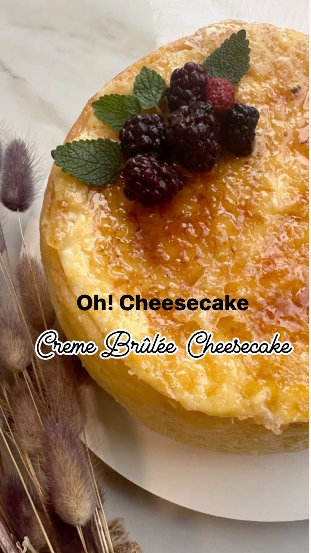 Creme Brûlée: Base de vainilla, cream cheese de cream brulee con cobertura de creme brulee.
Este cheesecake te mira con esa capa crujiente y dorada y te dice: ‘Rompe mi corazón, pero con una cuchara, por favor” ❤️
#cremebrulee #cheesecakelovers #cheesecakes #cremebruleecheesecake #nordelta