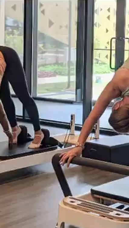 Self care is divine responsibility🙌
Sometimes no springs works harder that any spring😉
Why I luv Reformer-Method of body conditioning focuses on developing the deep stabilizing muscles around the spine, pelvis, shoulder girdle, hips, glutes and strengthening the abdomen muscles-knows as “power house” as well as stretching and strengthening the entire body. This is achieved by uniting Body&Mind.