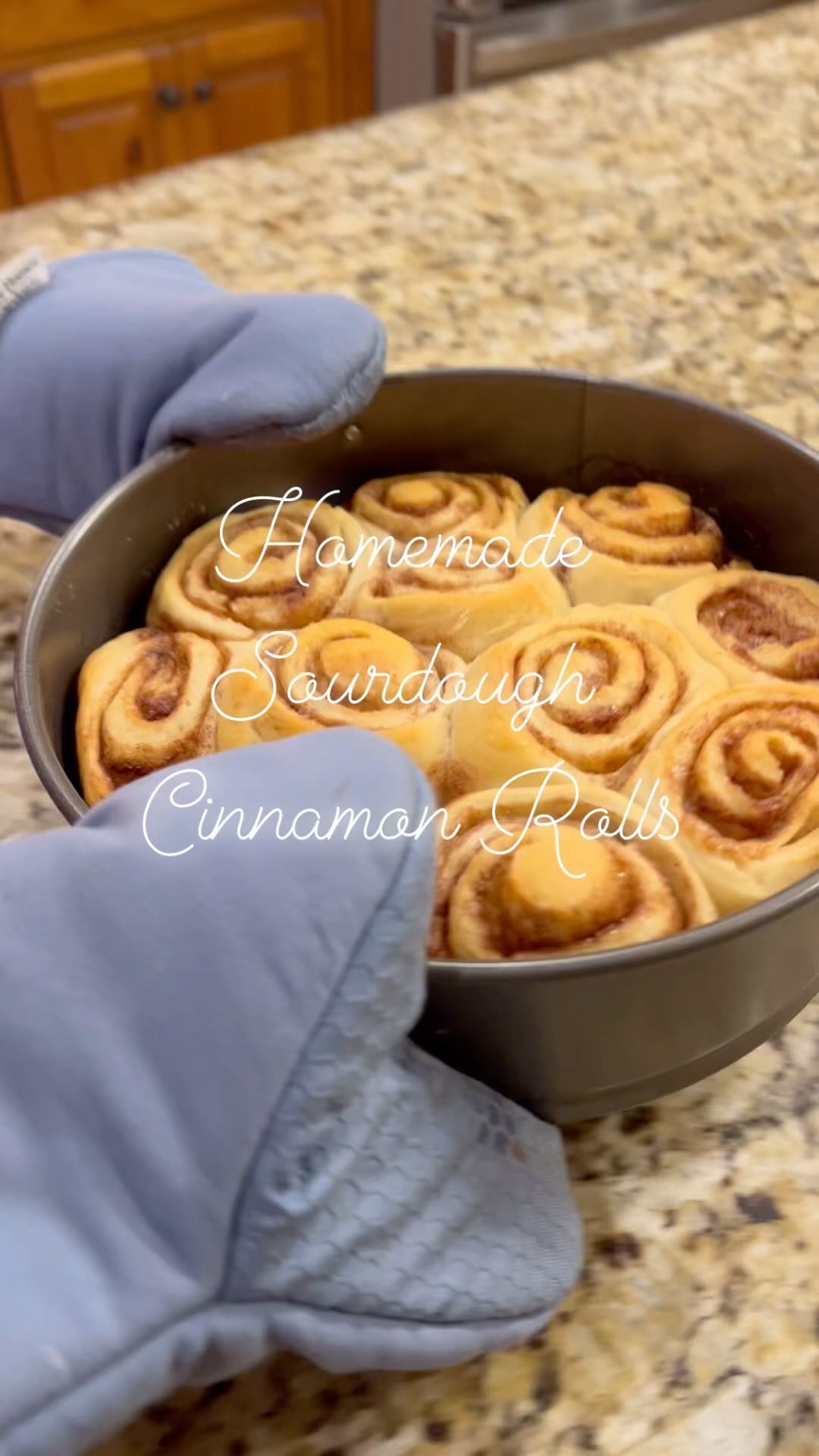 Who wants one? 🤤
Whipping up a batch of these super fluffy sourdough cinnamon rolls, DM me to order!
#homemadebread #sourdough #sourdoughbakery #sourdoughcinnamonrolls #cinnamonrolls