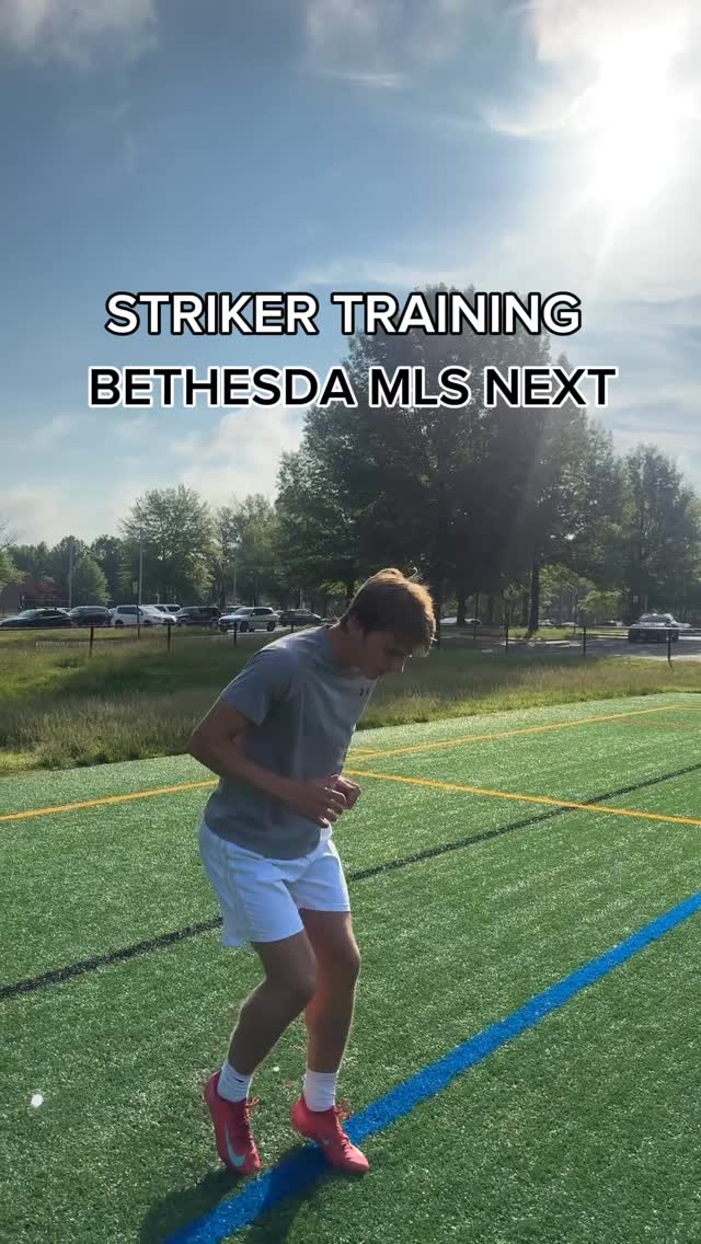 Strikers getting that work in 🔥
reps on reps to stay sharp in front of goal.
#soccer #dmv #dmvsoccer #soccertraining #ecnl #mlsnext #soccerdrills #soccerperformance #réel #reelsofinstagram #explorepage✨ #explorer