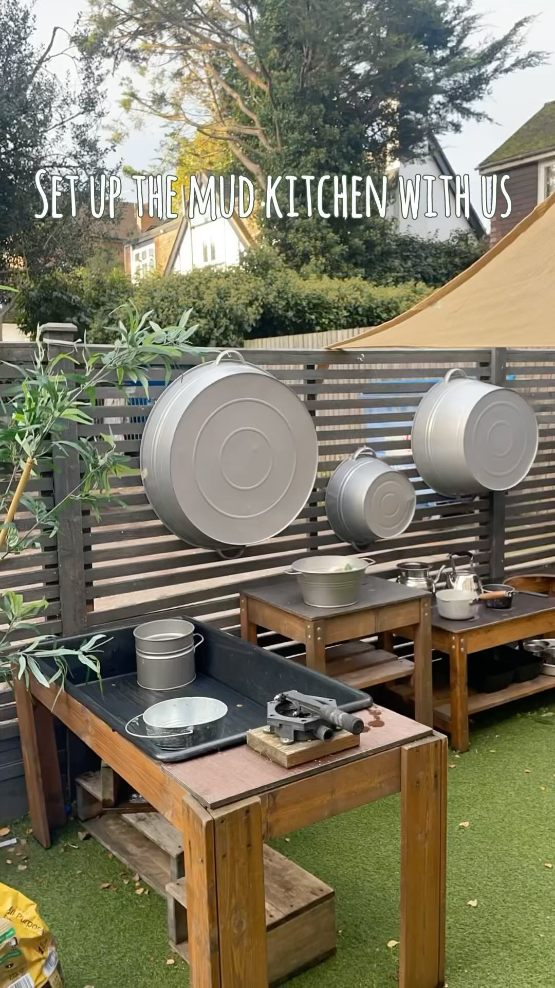 Set up the mud kitchens with us!
Mud kitchens are great for improving a child’s concentration, developing fine motor skills and helping them to connect with nature as they play! 🍃
It’s perfect for messy play as well as creating the perfect opportunity for children to practise their social skills!
•
•
#earlylearning #earlyyearsideas #mudkitchen #messyplay #mudpies