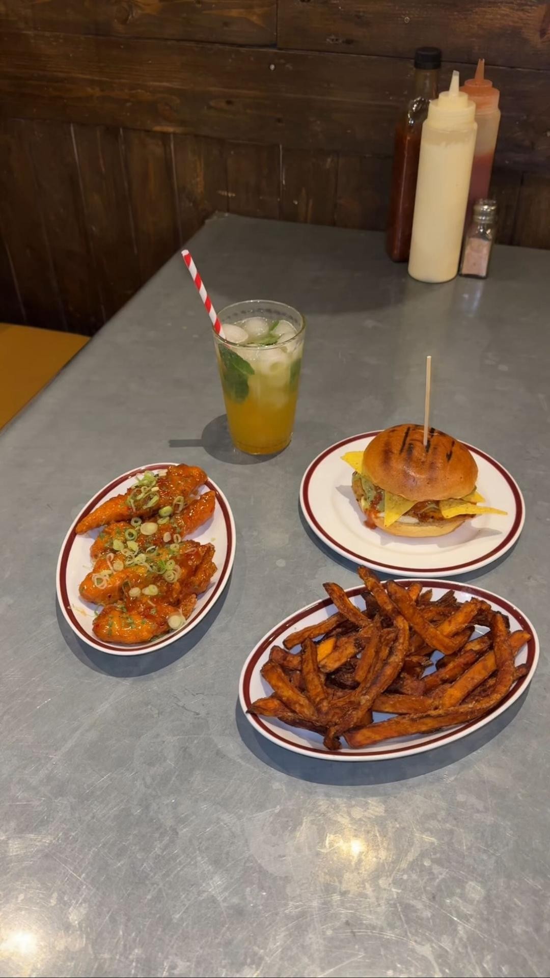 Mondays just got a whole lot tastier! Swing by @grizzlersuk for a delicious lineup of burgers, mocktails, and fried goodness ๐ ๐ ๐ชฝ ๐ธ