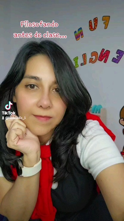 I'm a teacher... what's your superpower???
#funenglish #thehometeachers #juegayaprende #playandlearn #teacher #englishclass #lovemyjob #humor #misslizzie #powerrangers #powerrangerrosa