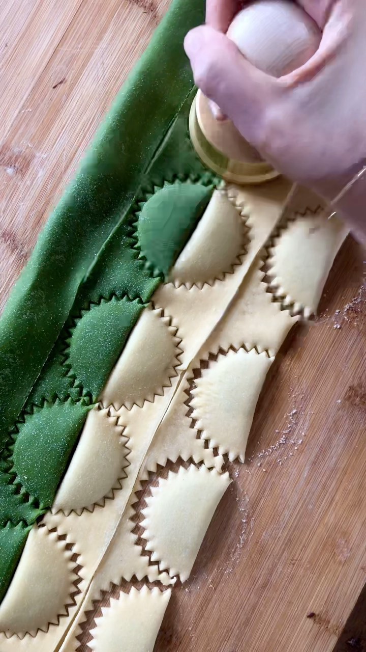 Hands down the best material for pasta tools? Brass (coupled with wood). Brass pasta tools provide the cleanest cut, are hygienic and durable (and need I say, gorgeous). Take these Italian-made brass ravioli stamps: they are equipped with a spring that helps gently release the final past from the stamp once it’s cut. So all you have to do is pipe your filling betwrrb two pasta dough sheets and stamp away.
•
•
•
•
•
#freshpasta #pastafresca #homemadepasta #pastalovers #foodie #eattheworld #foodforthesoul #goodmoodfood #pastalover #feedfeed #italiancooking #onmytable #girlswithgluten #chosepasta #foryoupage #explore #workshop #pastatools #italiantools #brasspastatools #madeinitaly