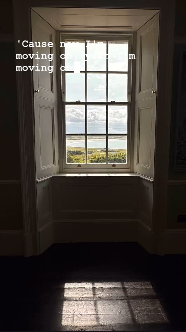 A perfect day for a coastal wedding 🌞💍
The garden at the House of the Northern Gate is looking its best—set high above the sea, with sweeping views over Dunnet Bay and golden sand below. A magical setting for unforgettable moments.
#WeddingWithAView #ScottishWeddings #NorthCoast500 #CaithnessWeddings #LuxuryRetreat #SeasideCeremony #HouseOfTheNorthernGate #ScotlandElopement
