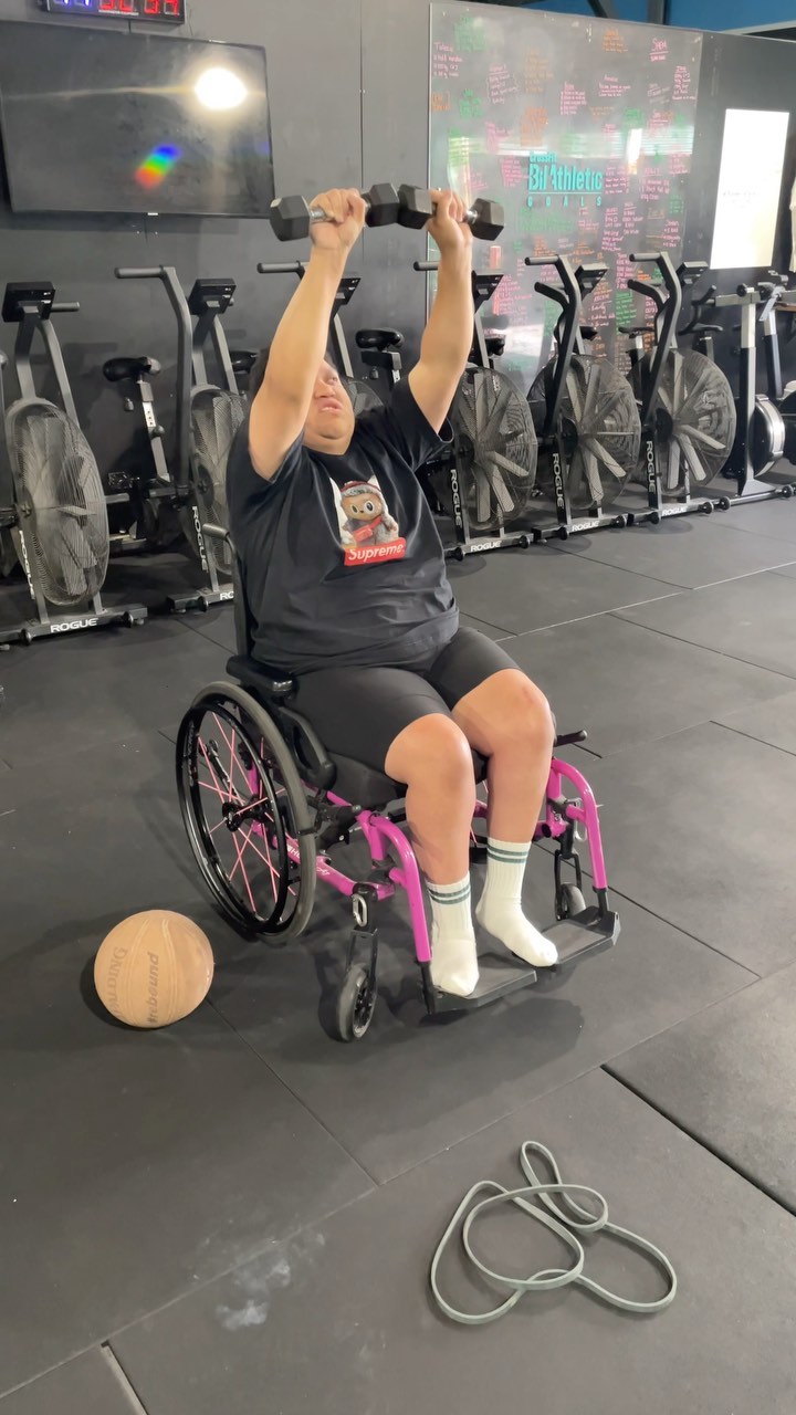 Consistency and effort. Arguably the two most important pieces of the puzzle for health and fitness.
Shania gets an A+ for consistency, always showing up ready to go. And she gets an A for effort as sometimes there’s a few too many yawns and micro-naps mid session 😂 😂 😂
On this occasion though, Shania was ready to work hard and these dumbbells didn’t stop moving. A+.
#SeeTheAbility