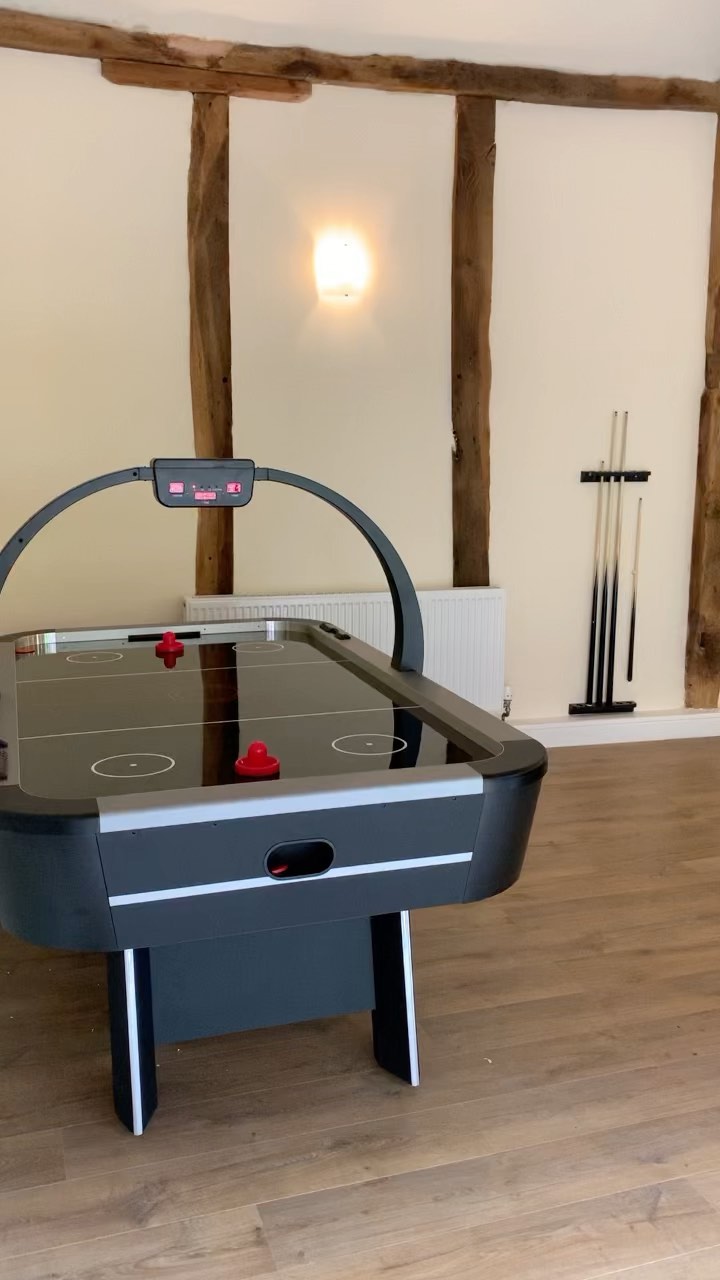 Games Room
#gamesroom #pooltable #airhockey #darts #pacman #tablefootball #competition #familygames #familygamesnight #holiday #holidaycottage #gameon #winner
