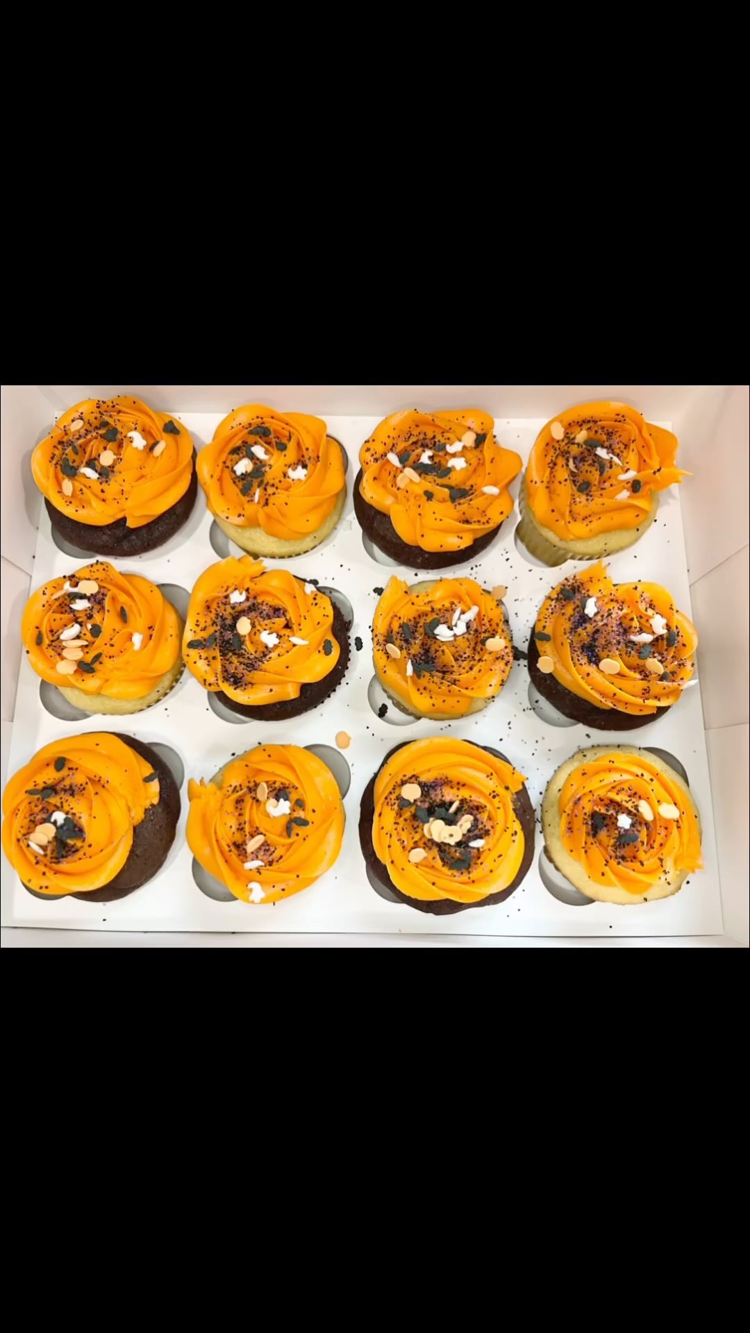 Halloween cupcakes for a classroom party!🧁🎃👻🦇 #halloweencupcakes #grannysgoodiesbakery
