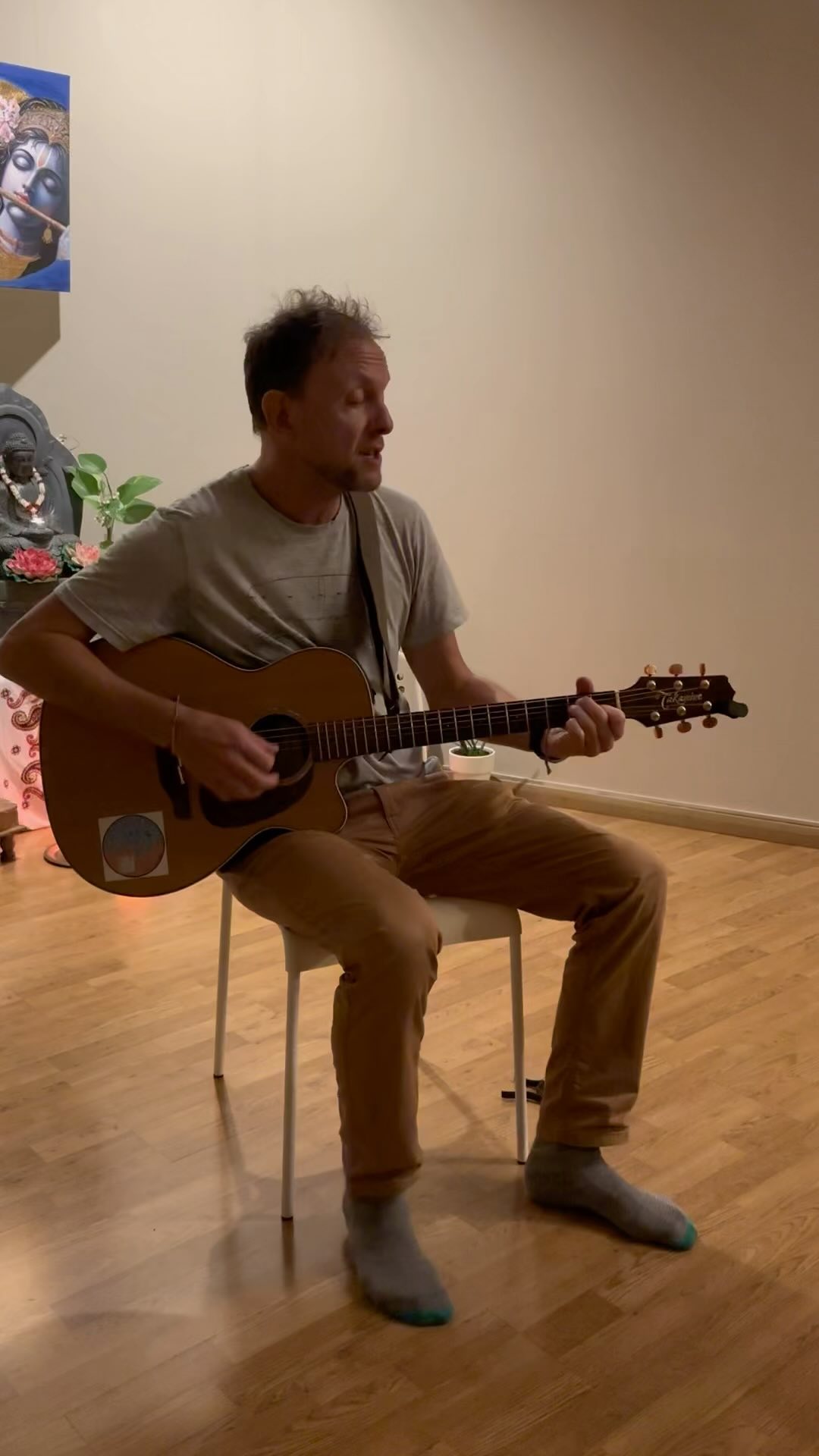 Thank you @yogamandir_bcn for@inviting me to play #newmusicartist #upcomingartists #upandcomingartist #newmusicalert #musician #musicianlifestyle #musicianlife #musicvideo #newradiostar #viralartist #showlove❤️ #spiritual #spiritualgrowth #spiritualmusic #favouriteartist #selflovejourney #selflove #selflove #lovemusic #lovesongs #lovesongs❤️ #awakening #awakethesoul #leavefearbehind