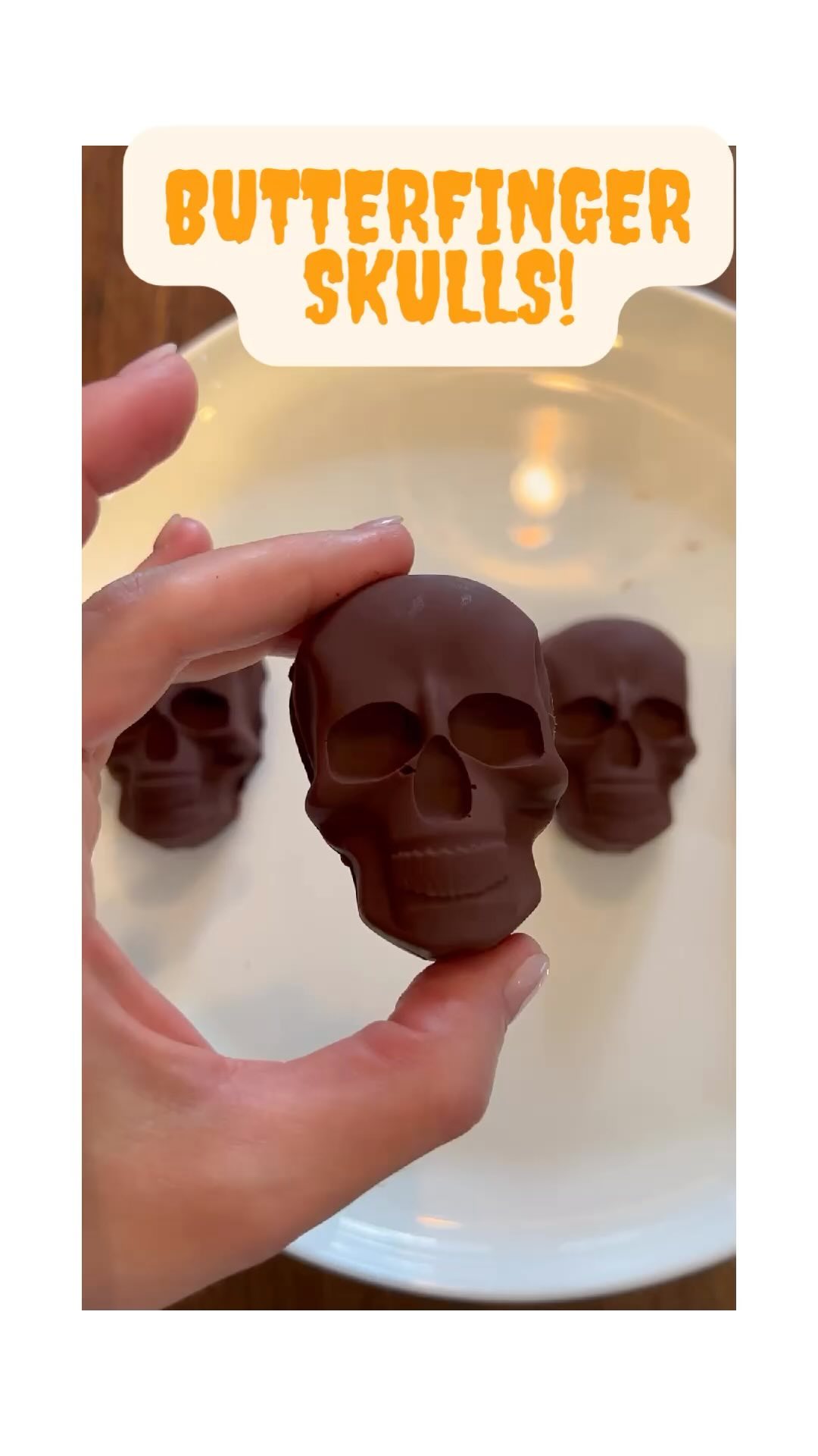 These chocolate peanut butter skulls are the perfect, no fuss halloween treat. Great for Halloween parties, or snacking! We have a sesame allergy in our house, so we do a lot of homemade treats as the ones we pick up trick-or-treating aren’t always safe. On that note, the peanut butter can be replaced with sunbutter or wow butter if needed, though the taste will be slightly different. I would omit the maple syrup if the peanut/sunbutter is sweetened.
Chocolate Peanut Butter Skulls
1 cup peanut natural butter
1/4-1/3 cup maple syrup
1/2 tsp vanilla
1/2 tsp salt (optional)
Mix together until well combined.
Add 1 1/2 cups crushed bran or corn flakes (I used unsweetened)
1 cup chocolate
1 tsp coconut oil
Pour chocolate into the skull moulds and allow it to firm up, press peanut butter mixture in (my moulds fit about 1 Tbsp each), top with more melted chocolate and refrigerate until firm. Alternatively you can press the peanut butter mixture into ice cube trays or roll into balls and dip in chocolate.
#halloweentreats #butterfinger #fibre #healthylifestyle #lifestylemedicine #wellbeing #doctor #gp #womenn#lifestylemovement #health #recipes #simplerecipes #plantbased #dessert #peanutbutter #chocolate #easyrecipes #refinedsugarfree #peanutbutter #plantbased #chocolateskulls #trendingrecipes #your_lifestyle_doctors #healthyrecipes #butterfingers #chocolateandpeanutbutter #allergyfreindlyhalloween