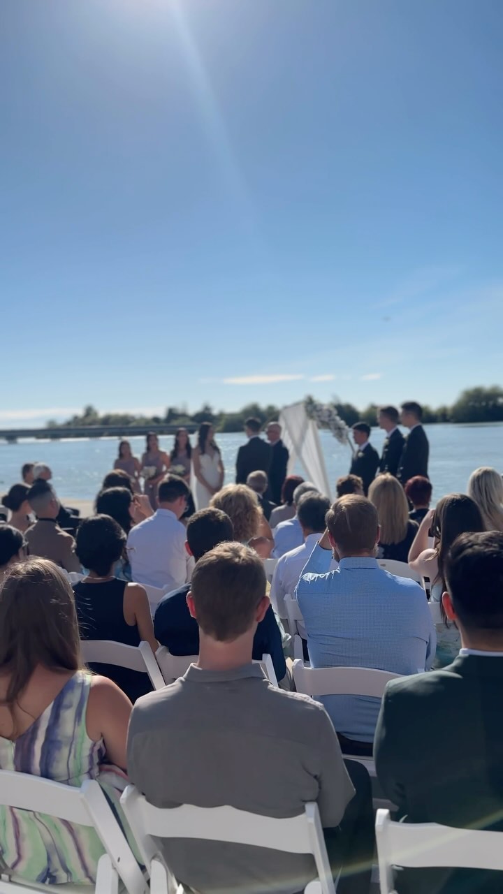 Wedding with a view ☀️
J&M’s big day could be described as one word, paradise. It’s always a treat being a part of weddings at the stunning UBC Boathouse along the Fraser River. The weather was perfect and so is this couple.
Congratulations @jennchanng & @acesfulll - July 1, 2023 💍
Venue - @ubcboathouse
DOC - @_powerofthreee @vinellijeen
Photo & Videography - @pixelproductionsvancouver
Florals - @flowerfactory
Catering - @ritzcateringbc
DJ - @requestdjservices