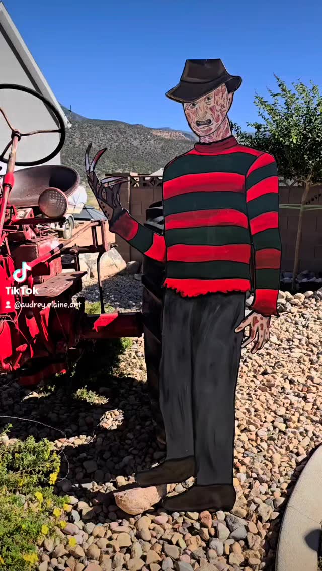 Life size Freddy Krueger! Made from scratch by yours truly! Our house is going to be popping this Halloween!
Check out my etsy shop for more https://www.etsy.com/shop/OverallCreations2213
#freddy #freddykrueger #freddyvsjason #yarddecor #halloweendecorations #halloweencostume #halloweendecor #scary #halloweendecor #halloweenyard #yarddecorations #woodworking #woodcrafts #fyp #madebyme #etsy #etsyshop