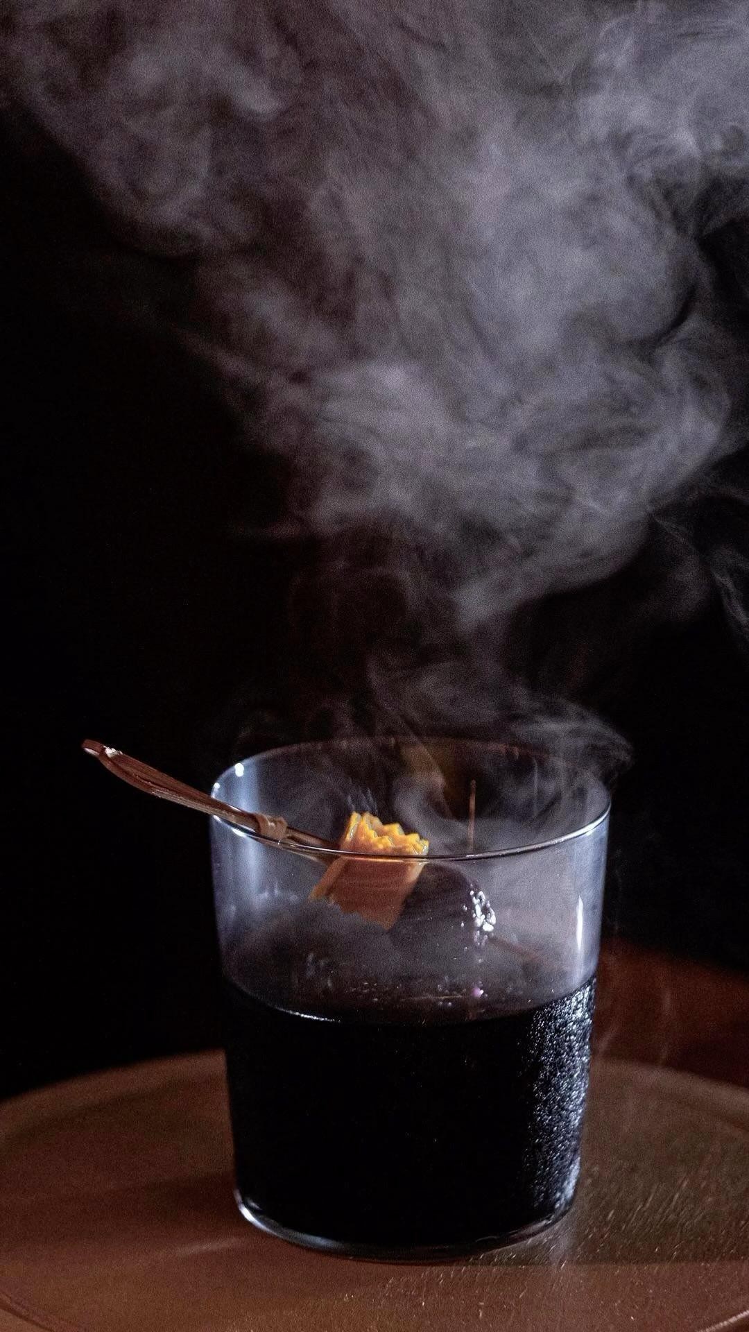 🤫🤫Have you ever seen a black cocktail!?
And, no, we can’t tell you what’s in it!
.
🖤House signature: THE OPIUM🖤
That terrible truth serum! Dark secrets guarded for a lifetime can be divulged with carefree folly after a sip of the black smoke. Please REFRAIN yourself from asking what is in the drink!
For an amazing presentation and surprising taste, come try it for yourself!
.
.
#torontobar #nichecocktailbar #torontonightlife #torontococktailbar #nichecocktails #mixology #asianfusion #torontobartenders #torontoasianbar #asiancocktails #torontolife #torontofood #torontodrinks #littleportugal #多伦多酒吧 #多伦多吃喝玩乐
