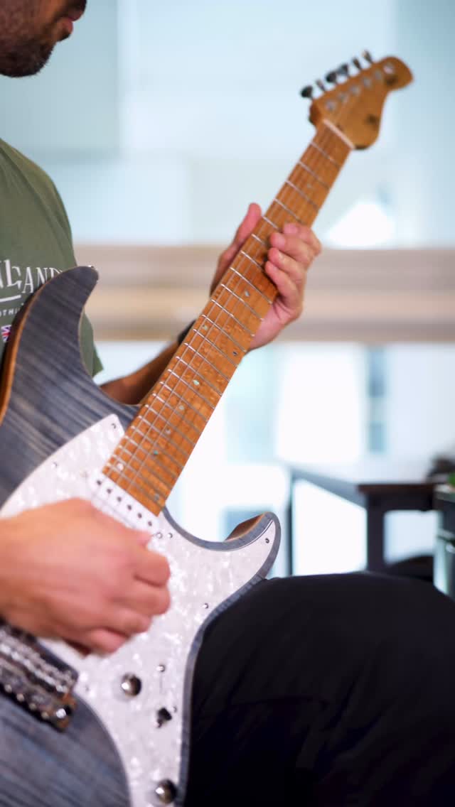 Do you like short solo videos? I came up with this one a few years ago!
@mayonesguitars
@bareknucklepickupsofficial