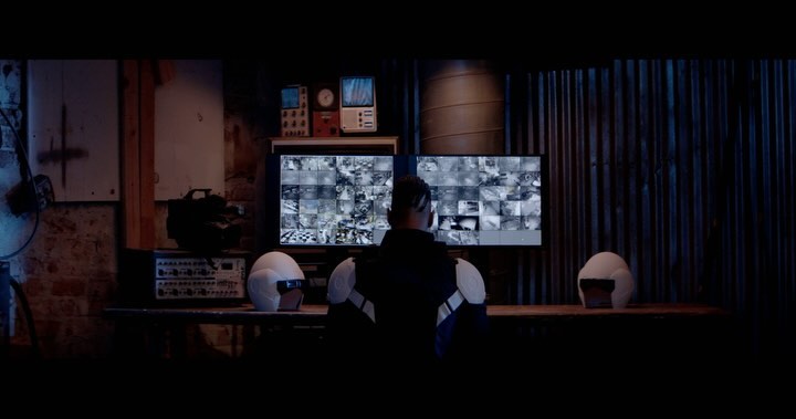 When Chronos kidnaps Sho’s friend, Mizuki, he must become the Guyver to eliminate Chronos’ soldiers known as ‘Zoanoids’ in order to rescue her. ‘Guyver Midnight’ premieres this October. #guyver #anime #guyvermidnight