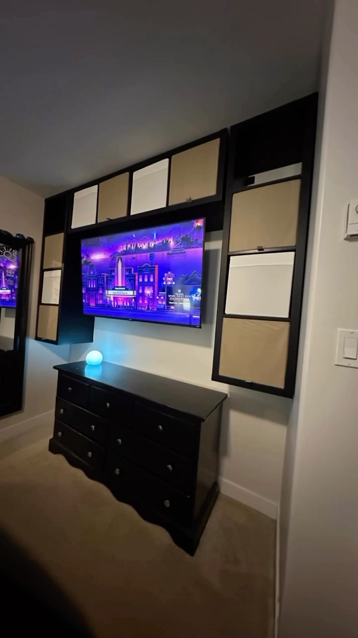 Added some floating shelves to our bedroom. Great way to add storage and decor! 😏
#homedecor #homerenovations #homeimprovements #renovationcontractor