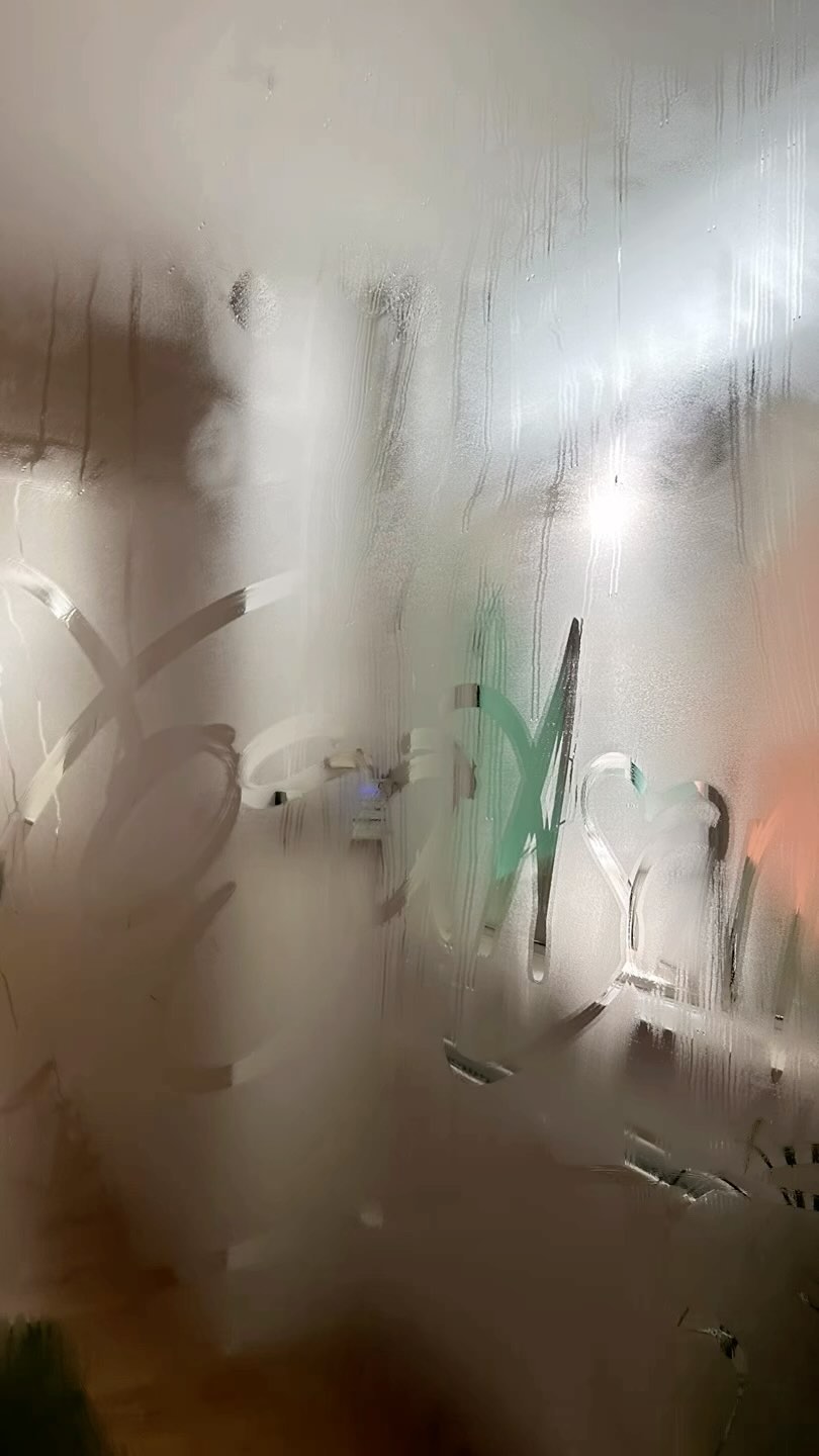 🤸🏼♂️YOGAASANSA🤸🏼♀️
.
Was back yesterday with such energy in the room…from the first Om to the last Om & the powerful ujjayi breath throughout…so strong it fogged up the mirrors!!🙌🏽
.
Join Aimée on Sunday 29 September for her next Sunday YogaAsana session - feel empowered, be inspired & find a balance between body, mind & soul 🙏🏿
.
.
.
#yoga #vinyasa #yogaasana #yogasana #yogis #vinyasa #vinyasayoga #vinyasakrama #vinyasaflowyoga #ashtangavinyasa #ashtangavinyasayoga #breath #bandhas #drishti #balance #empower #inspire #yogastudio #yogateachertraining #yogateachertrainingcourse